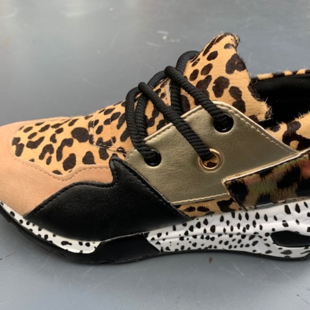 Steve Madden Cliff Animal Sneaker Size 7M